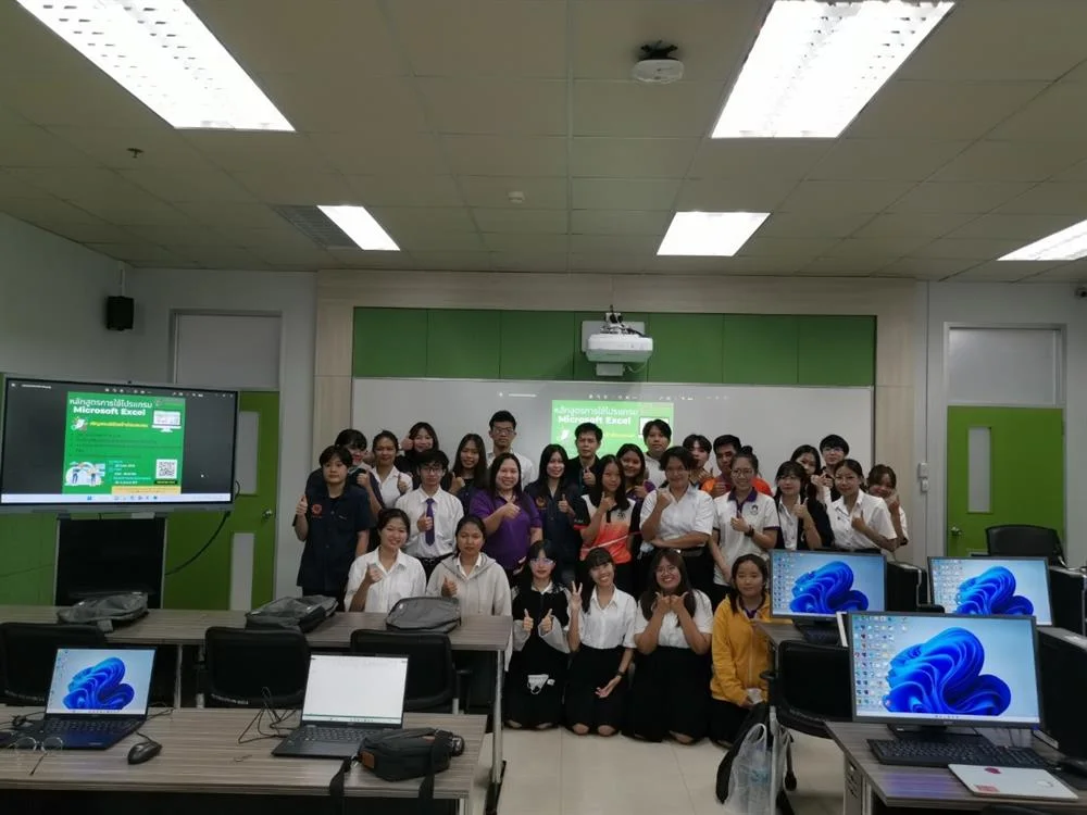 LINE_ALBUM_Exl(นิสิต)?_280666_230629.jpg