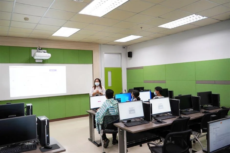 งานฝึกอบรมสารสนเทศ ได้รับเชิญเป็นวิทยากรจากคณะสถาปัตยกรรมศาสตร์และศิลปกรรมศาสตร์มหาวิทยาลัยพะเยา