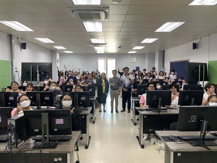 วันที่ 12-13 กุมภาพันธ์ 2567 ศูนย์บริการเทคโนโลยีสารสนเทศและการสื่อสาร งานฝึกอบรมสารสนเทศได้รับเชิญเป็นวิทยากร (นางสาวนิลุบล ปิงเมืองเหล็ก) ให้กับนิสิต สาขาวิชาการยภาพบำบัด คณะสหเวชศาสตร์ ภายใต้โครงการ 21st Century skills for physical therapy students