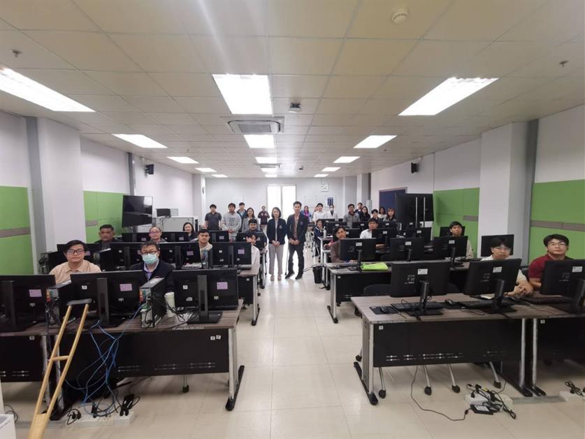 ศูนย์บริการเทคโนโลยีสารสนเทศและการสื่อสาร ได้จัดโครงการพัฒนาทักษะทางด้านเทคโนโลยีสารสนเทศสำหรับบุคลากร มหาวิทยาลัยพะเยา หลักสูตร Data Visualization and Big Data Analytics